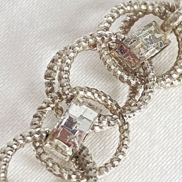 925 Plated Chain Necklace Twisted Double Rings Joined By Thicker Smaller Rings - Picture 4 of 7